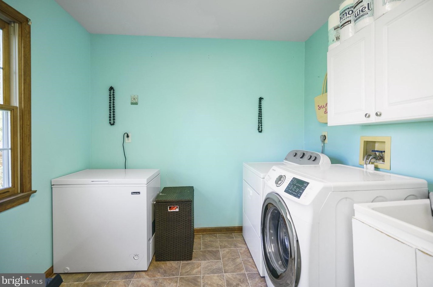 100 Mallard Dr, North Wales PA 19454-1191 exterior