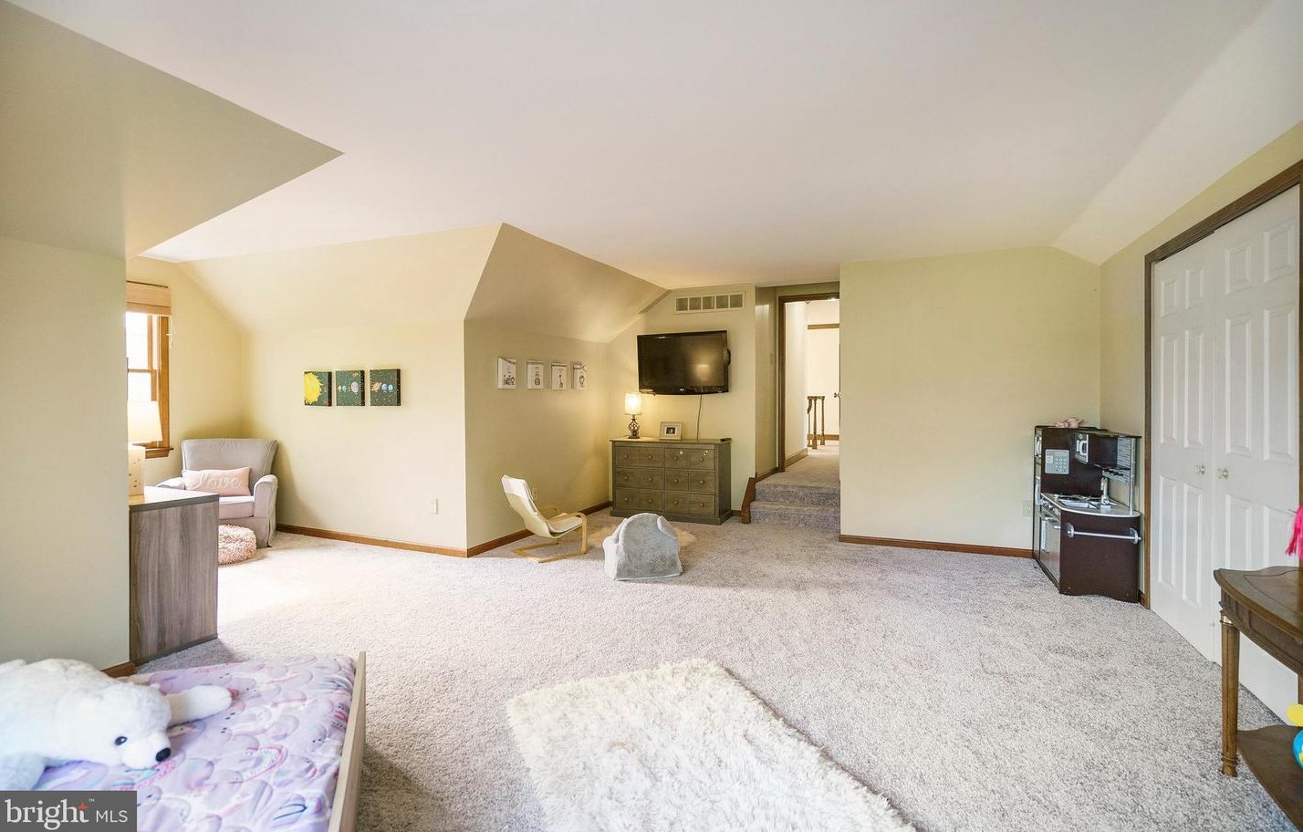 100 Mallard Dr, North Wales PA 19454-1191 exterior