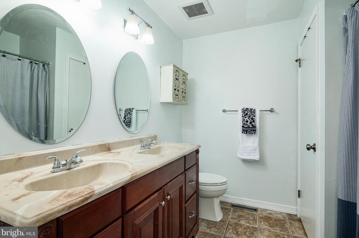 219 Jonathan Dr, North Wales PA  19454-1454 exterior
