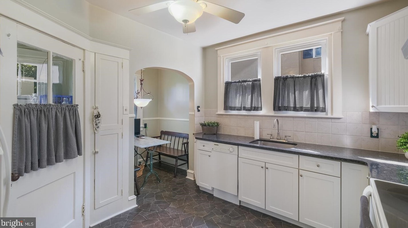 227 Cliveden Ave, Ardsley PA 19038-3509 exterior