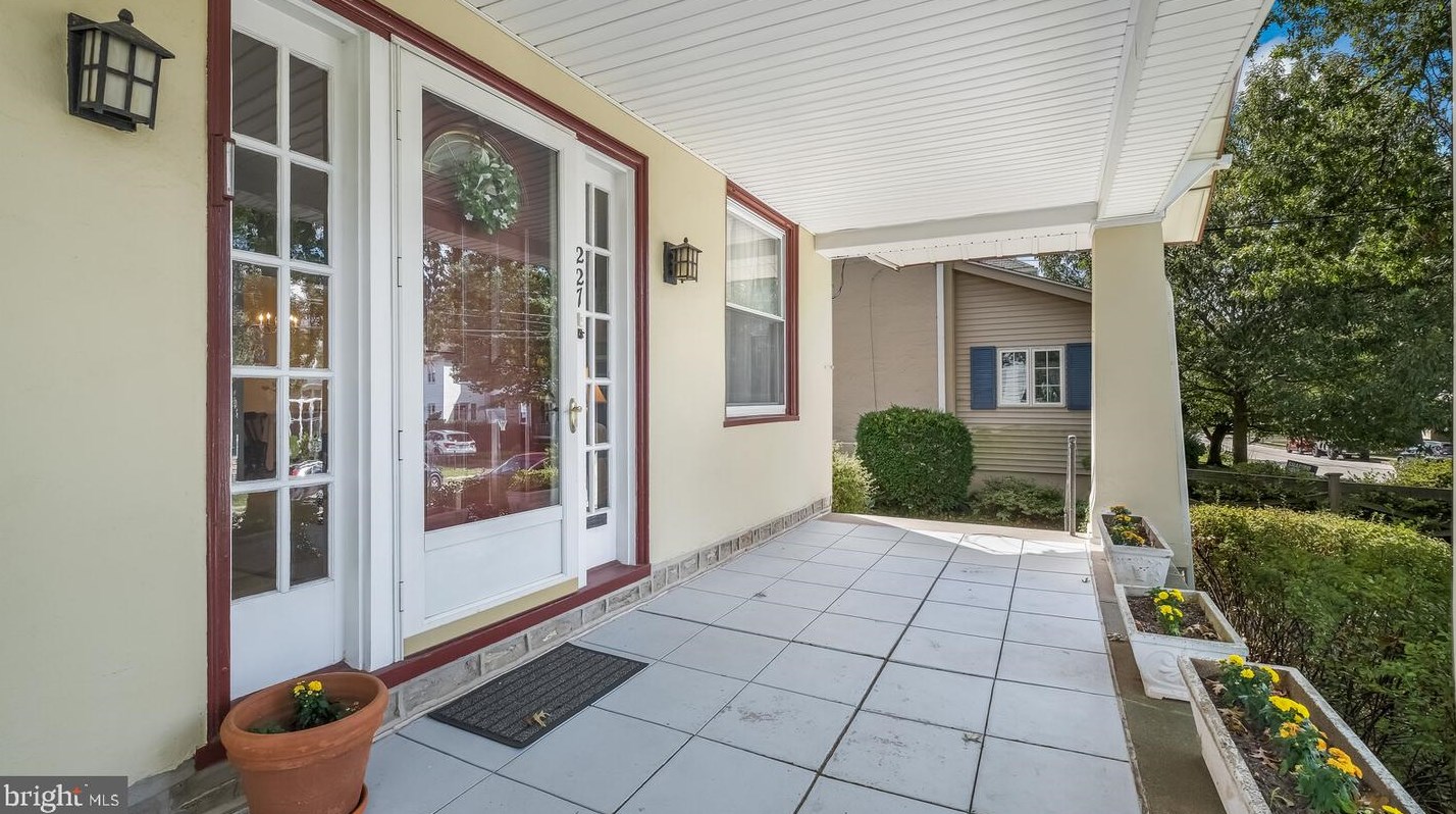 227 Cliveden Ave, Ardsley PA 19038-3509 exterior