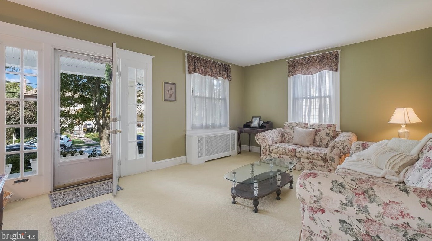 227 Cliveden Ave, Ardsley PA 19038-3509 exterior