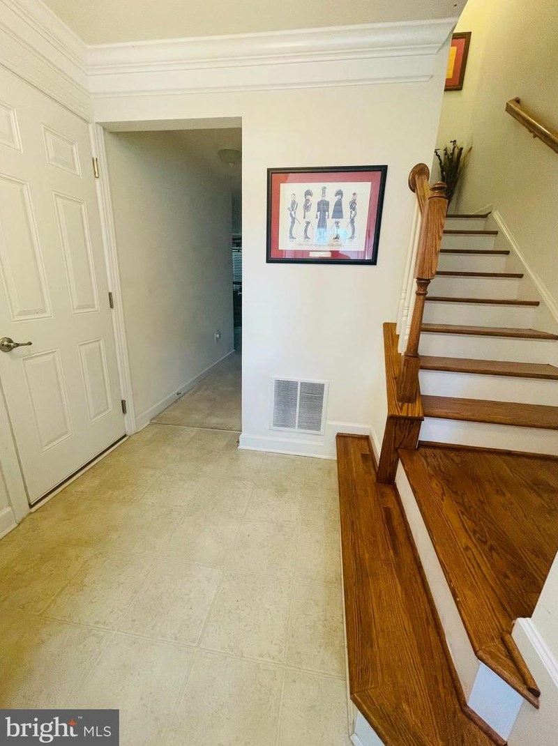 512 Susan Cir, North Wales PA  19454-1408 exterior