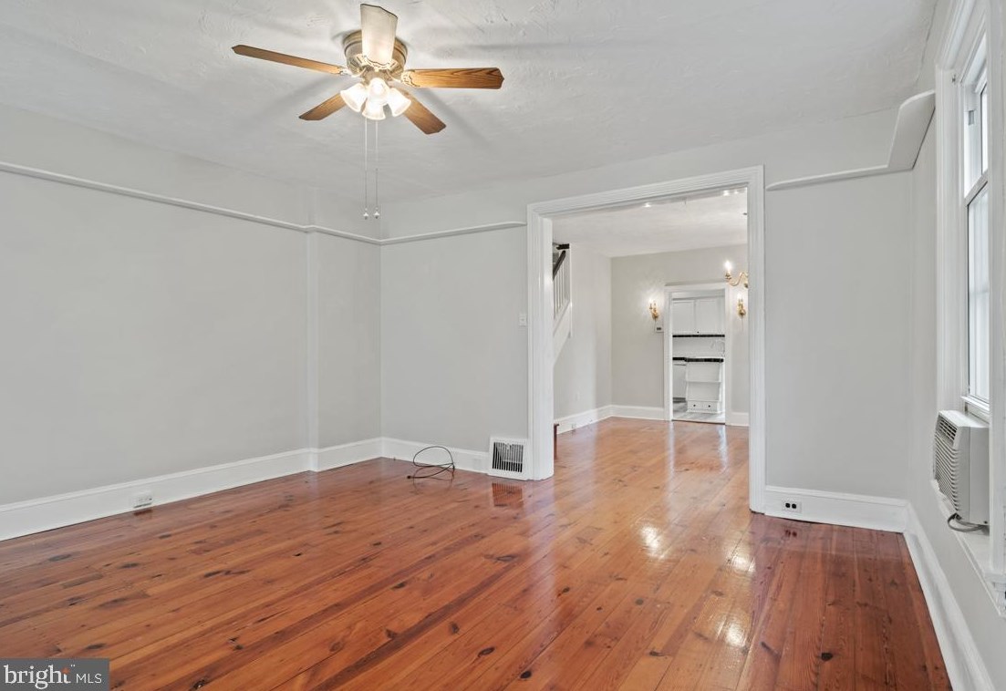 521 Montgomery Ave, North Wales PA 19454-2948 exterior