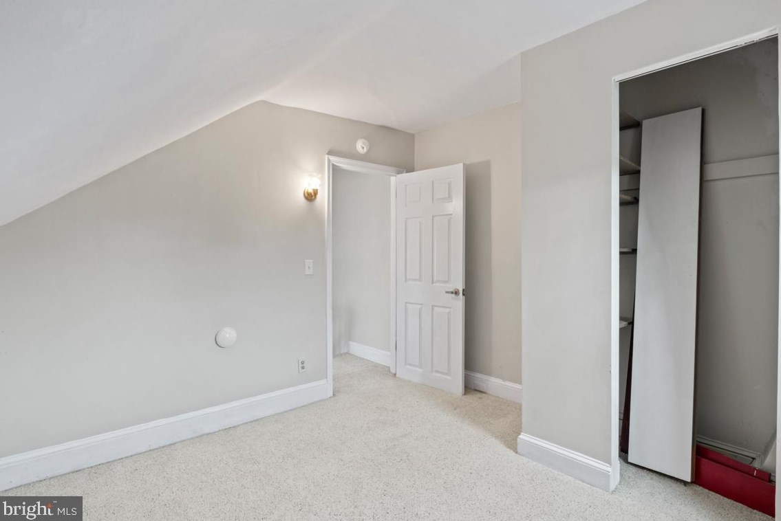 521 Montgomery Ave, North Wales PA 19454-2948 exterior