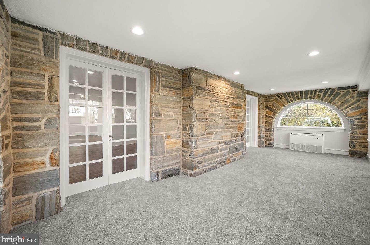 250 Hathaway Ln, Penn Wynne PA 19096-1924 exterior