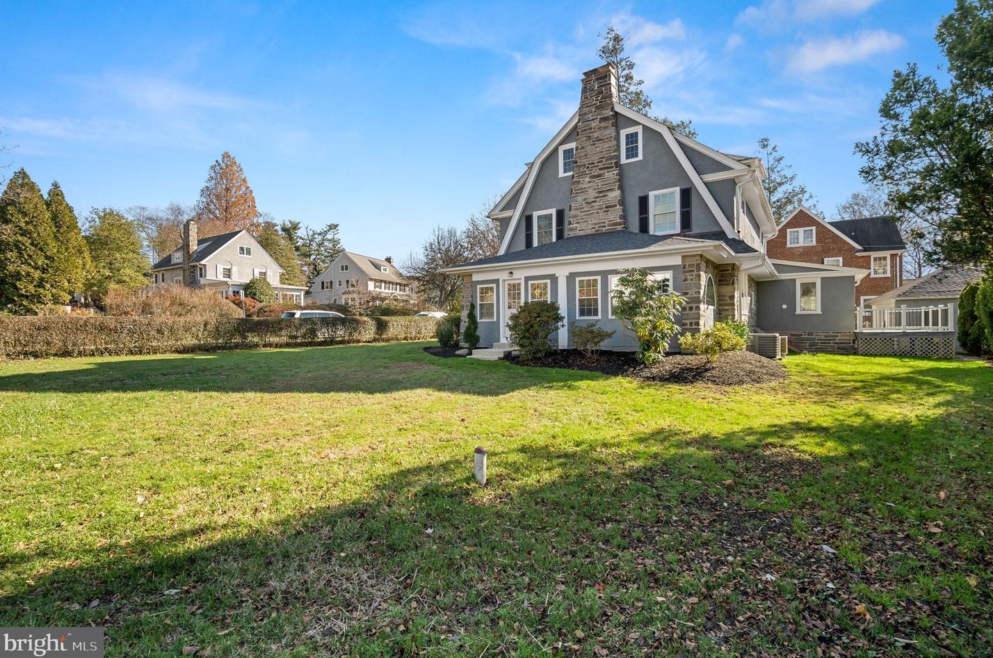 250 Hathaway Ln, Penn Wynne PA 19096-1924 exterior