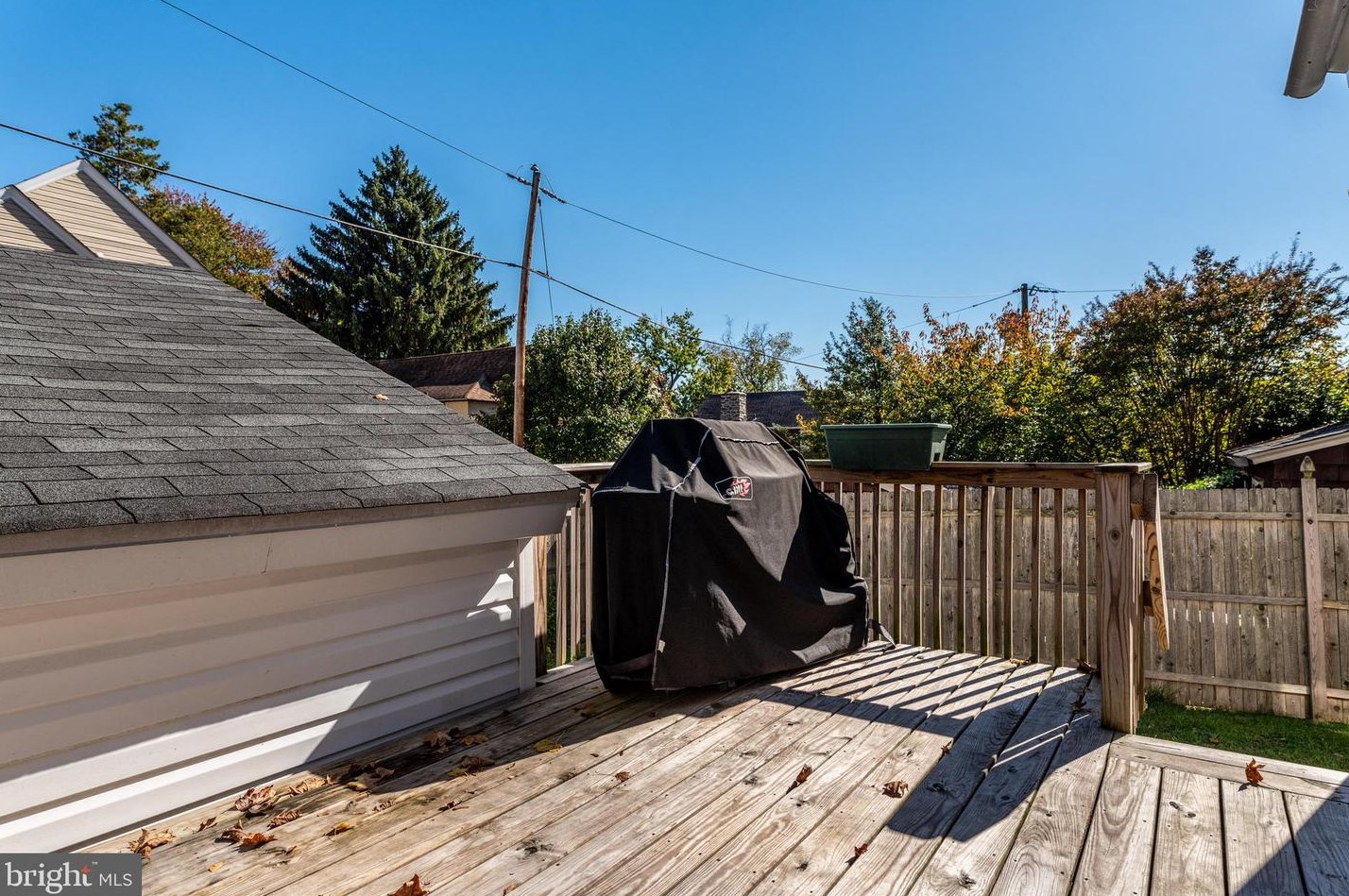 241 Trent Rd, Penn Wynne PA 19096-3219 exterior