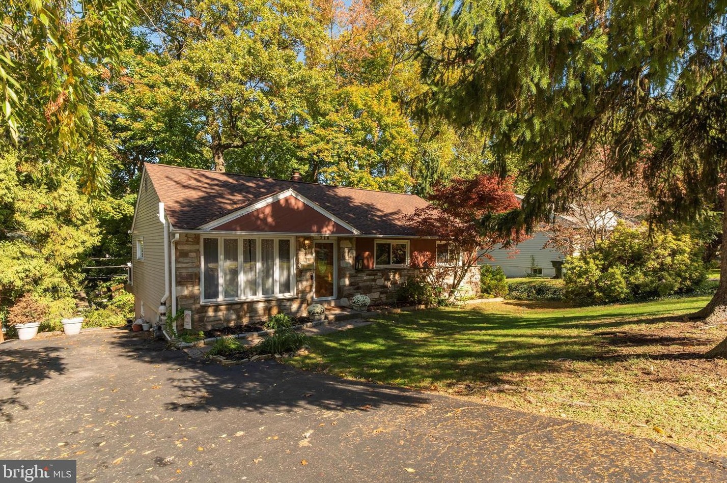 718 Roslyn Ave, Ardsley PA  19038-3805 exterior