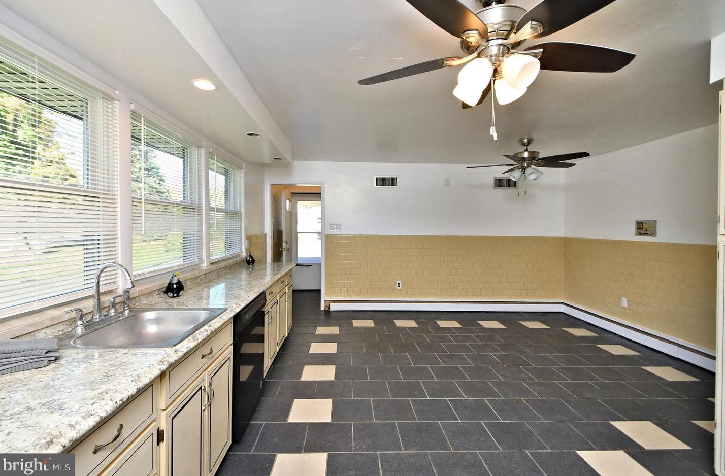 1608 Chattin Rd, Ardsley PA  19038-7119 exterior