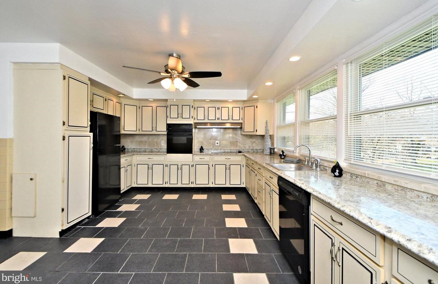 1608 Chattin Rd, Ardsley PA  19038-7119 exterior