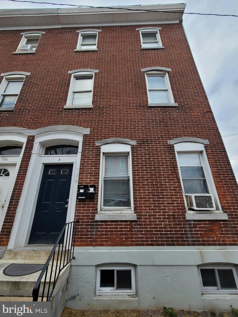 704 Chain St, Norristown PA  19401-3714 exterior