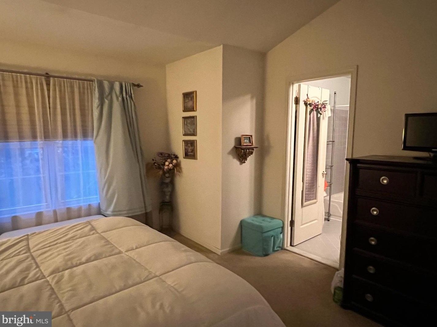 2200 Harvard Dr, North Wales PA 19454-3779 exterior