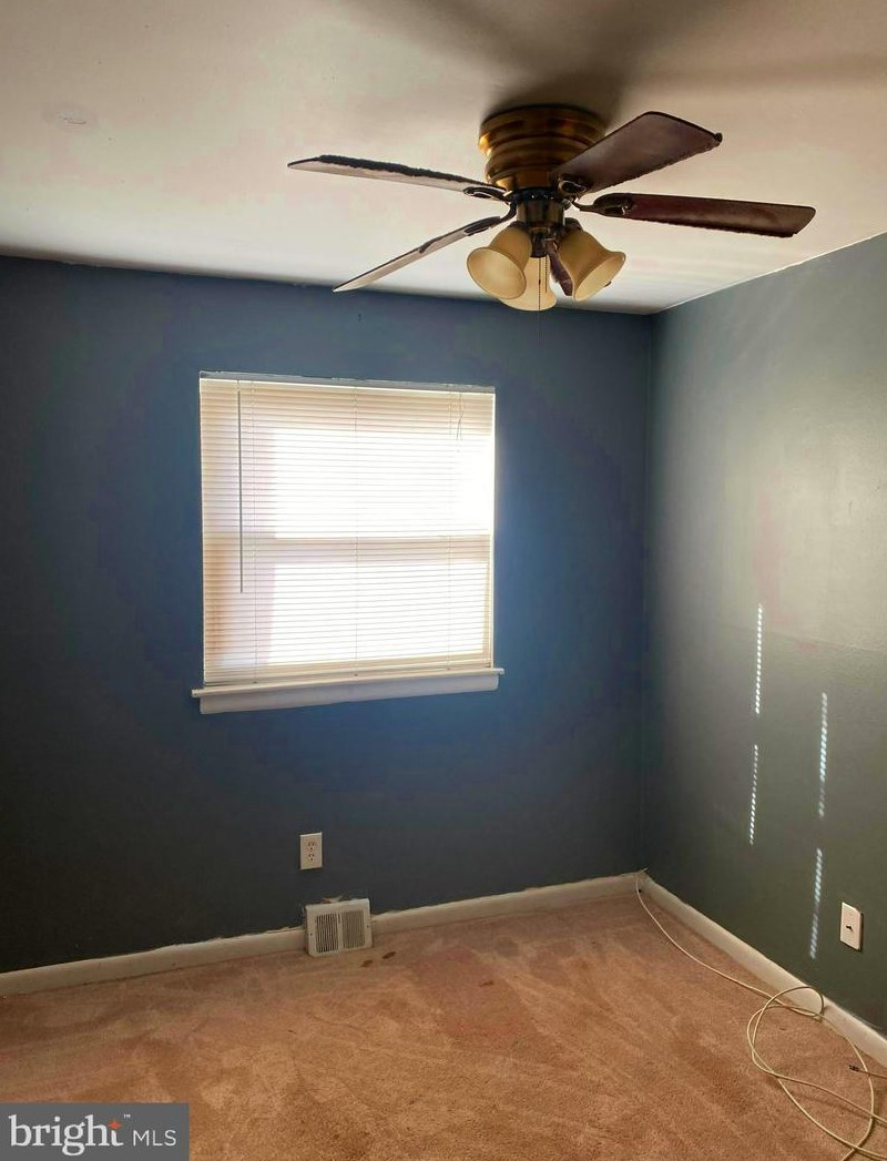 15 Donovan Ct, North Wales PA 19454-4000 exterior