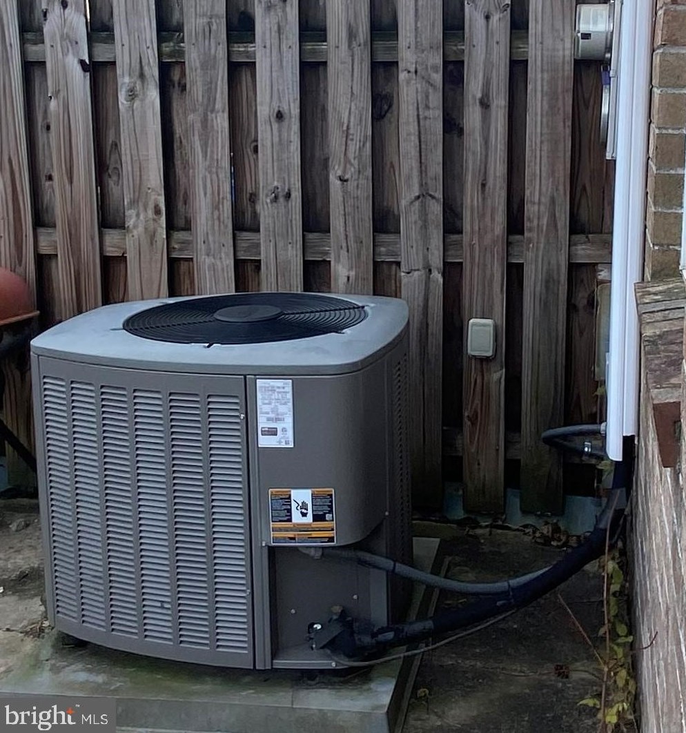 15 Donovan Ct, North Wales PA 19454-4000 exterior