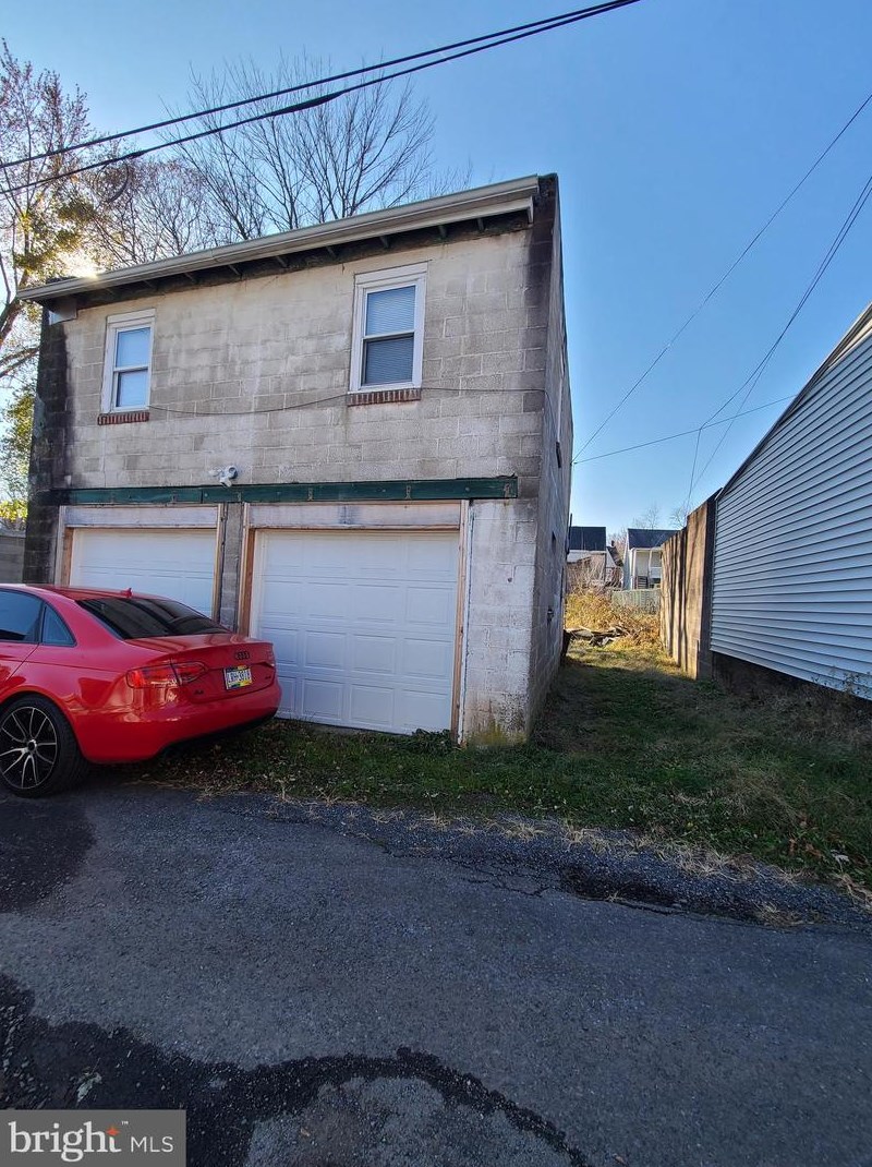 337 Lincoln Ave, Pottstown PA  19464-5364 exterior