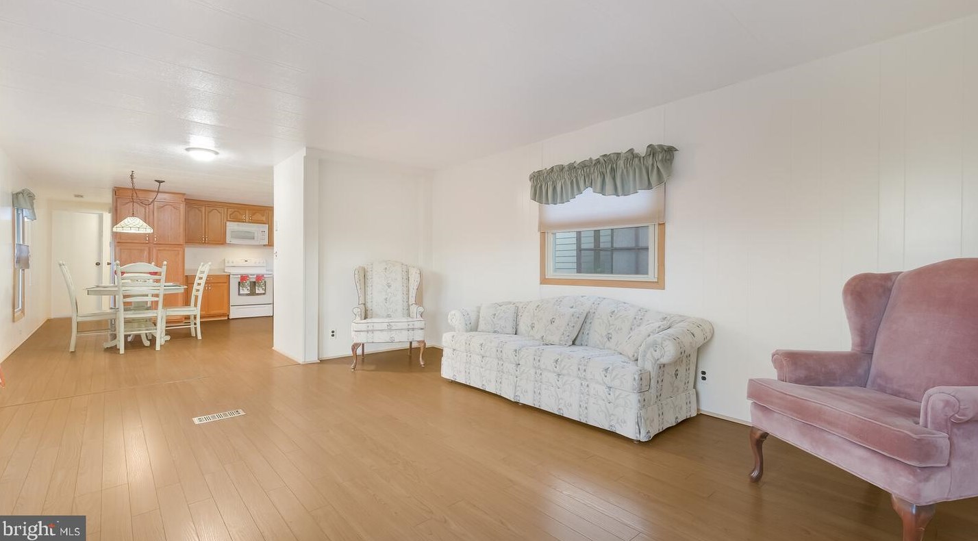 157 Hillside Ct, North Wales PA  19454-1135 exterior