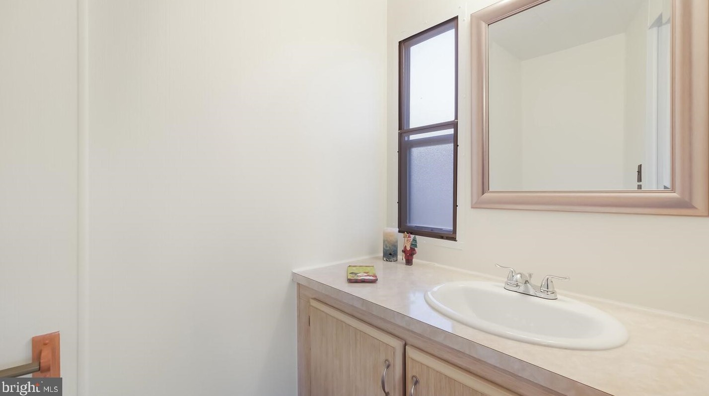 157 Hillside Ct, North Wales PA  19454-1135 exterior