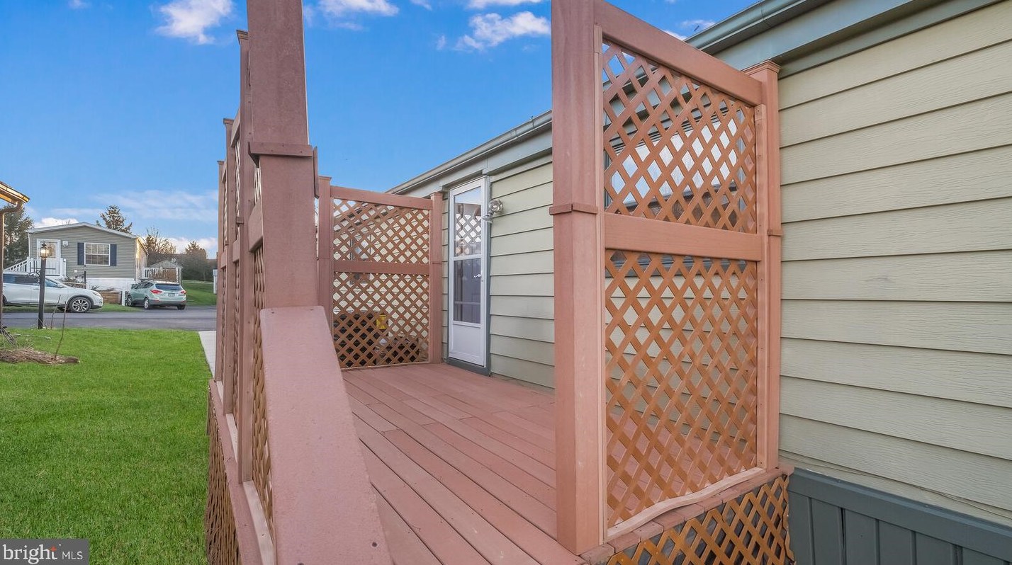 157 Hillside Ct, North Wales PA  19454-1135 exterior