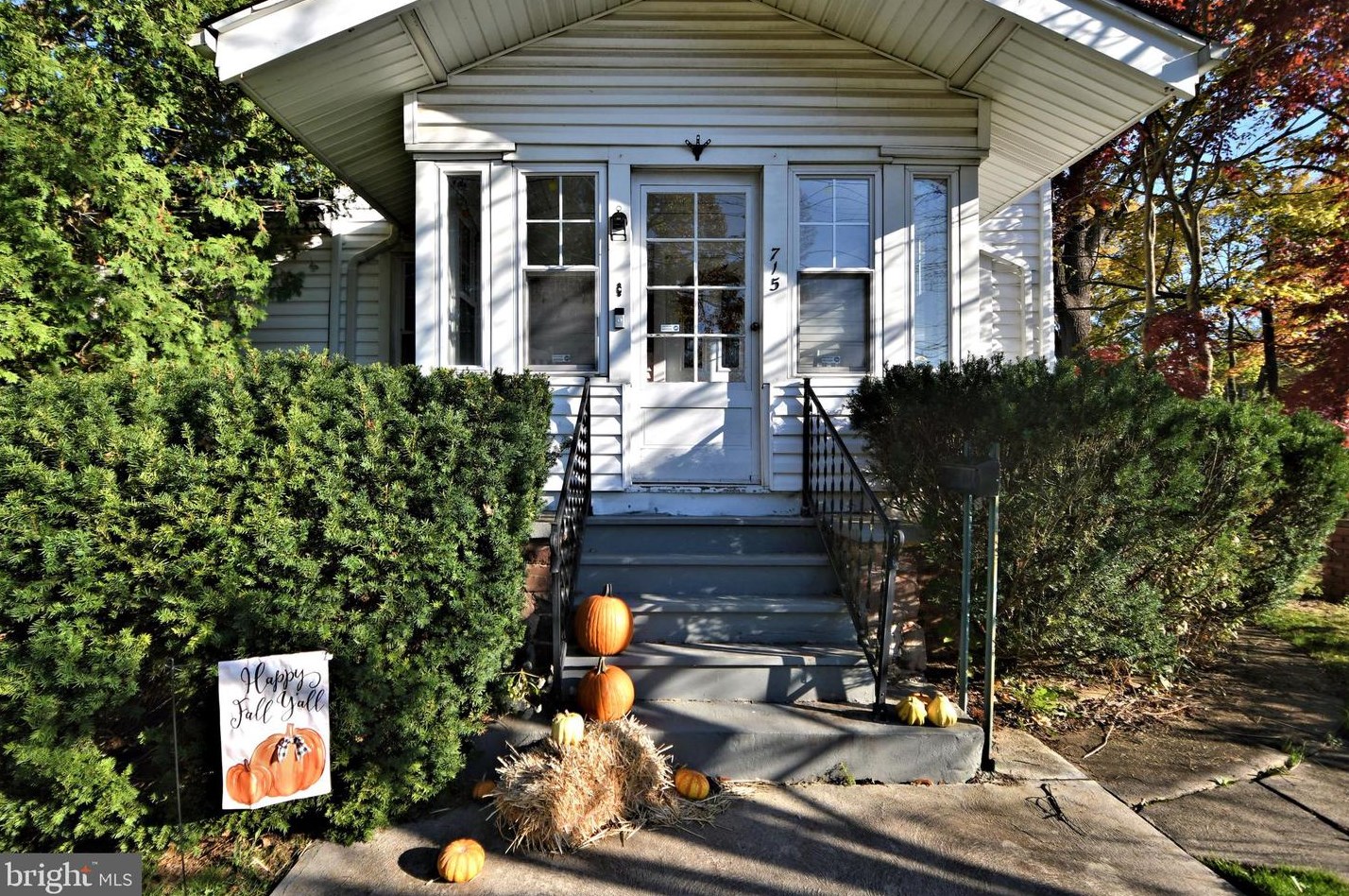 715 Montgomery Ave, North Wales PA  19454-2930 exterior