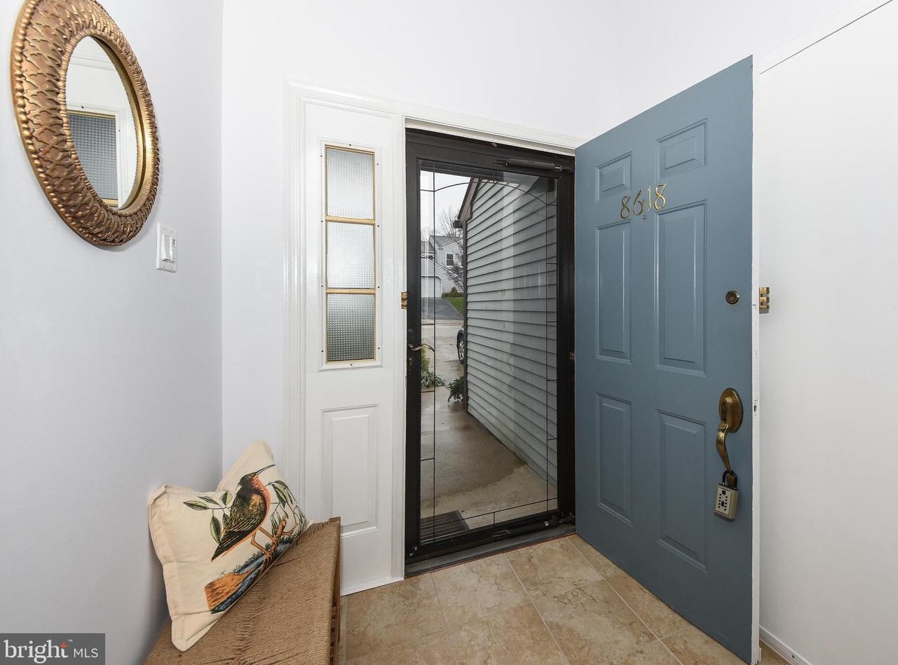 8618 Trumbauer Dr, Ardsley PA  19038-7454 exterior