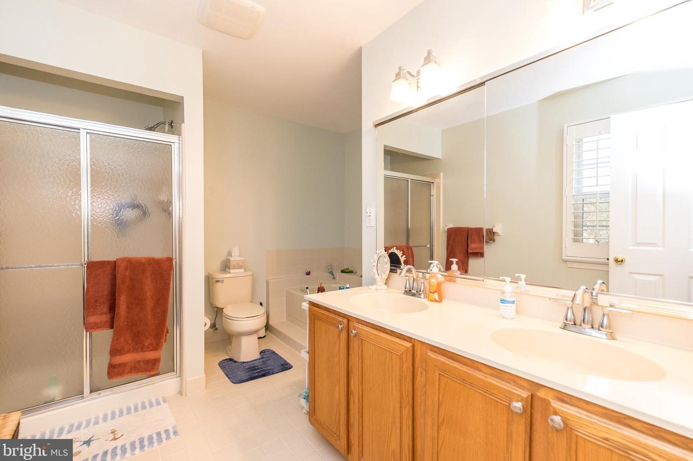 208 Filly Dr, North Wales PA  19454-4299 exterior