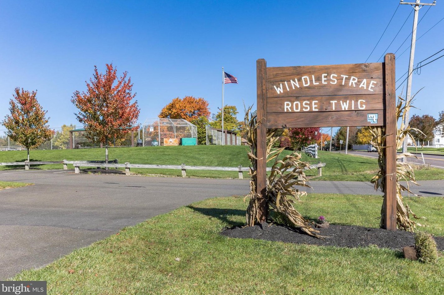 139 Mallard Dr, North Wales PA 19454-1193 exterior