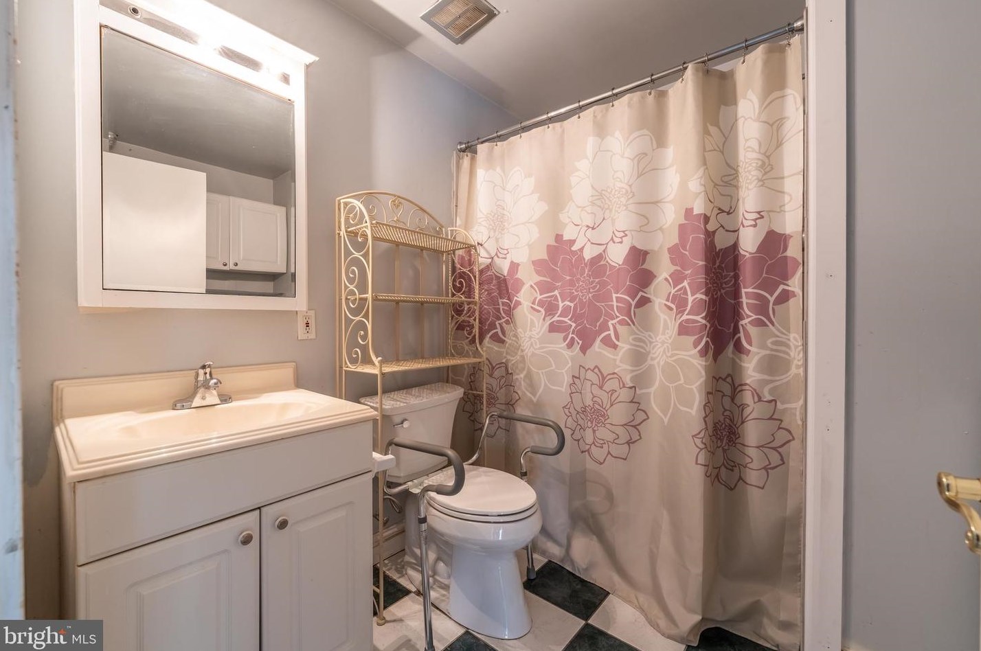 214 Arbour Ct, North Wales PA  19454-4035 exterior