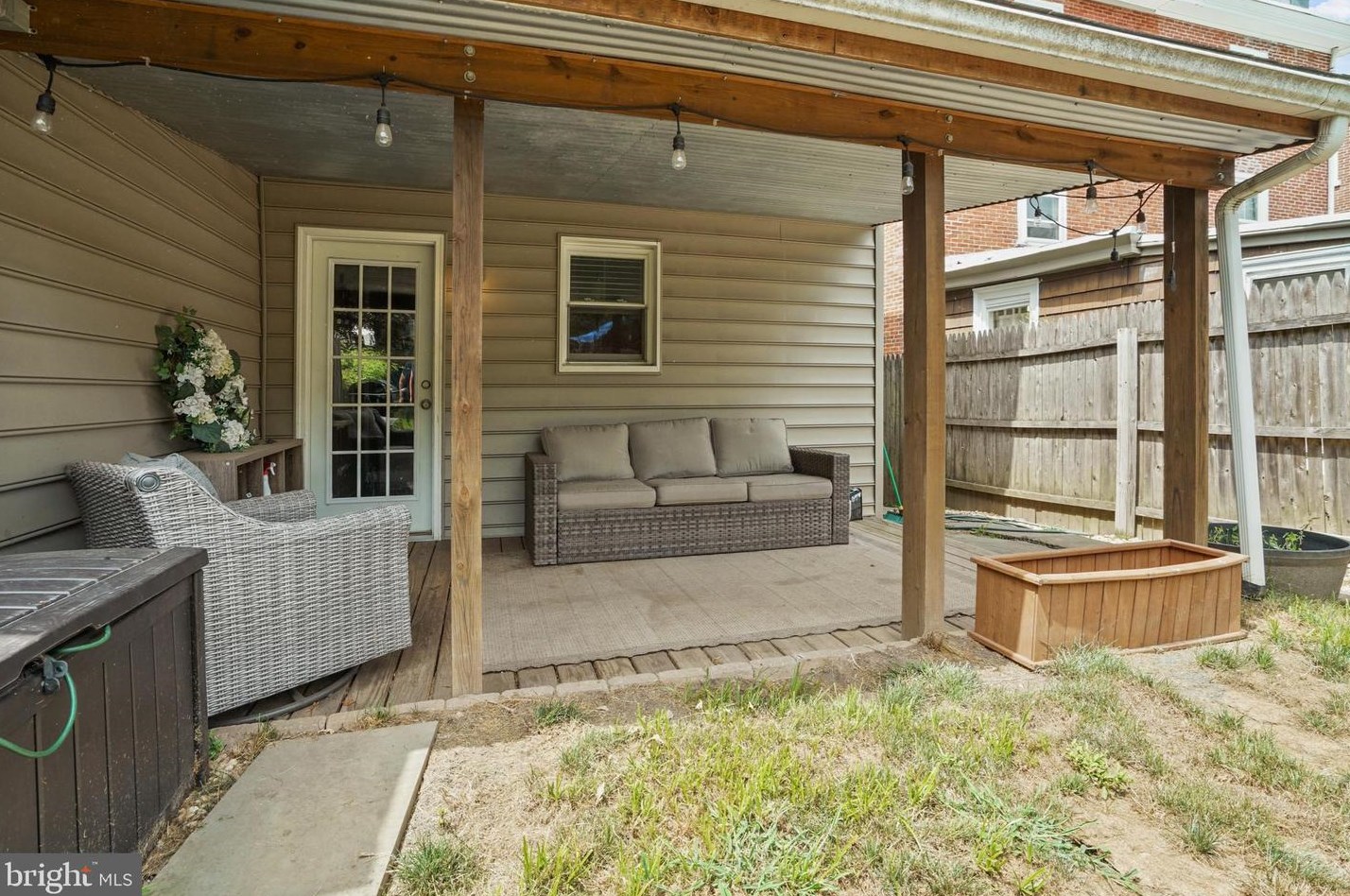 129 Montgomery Ave, North Wales PA  19454-3411 exterior