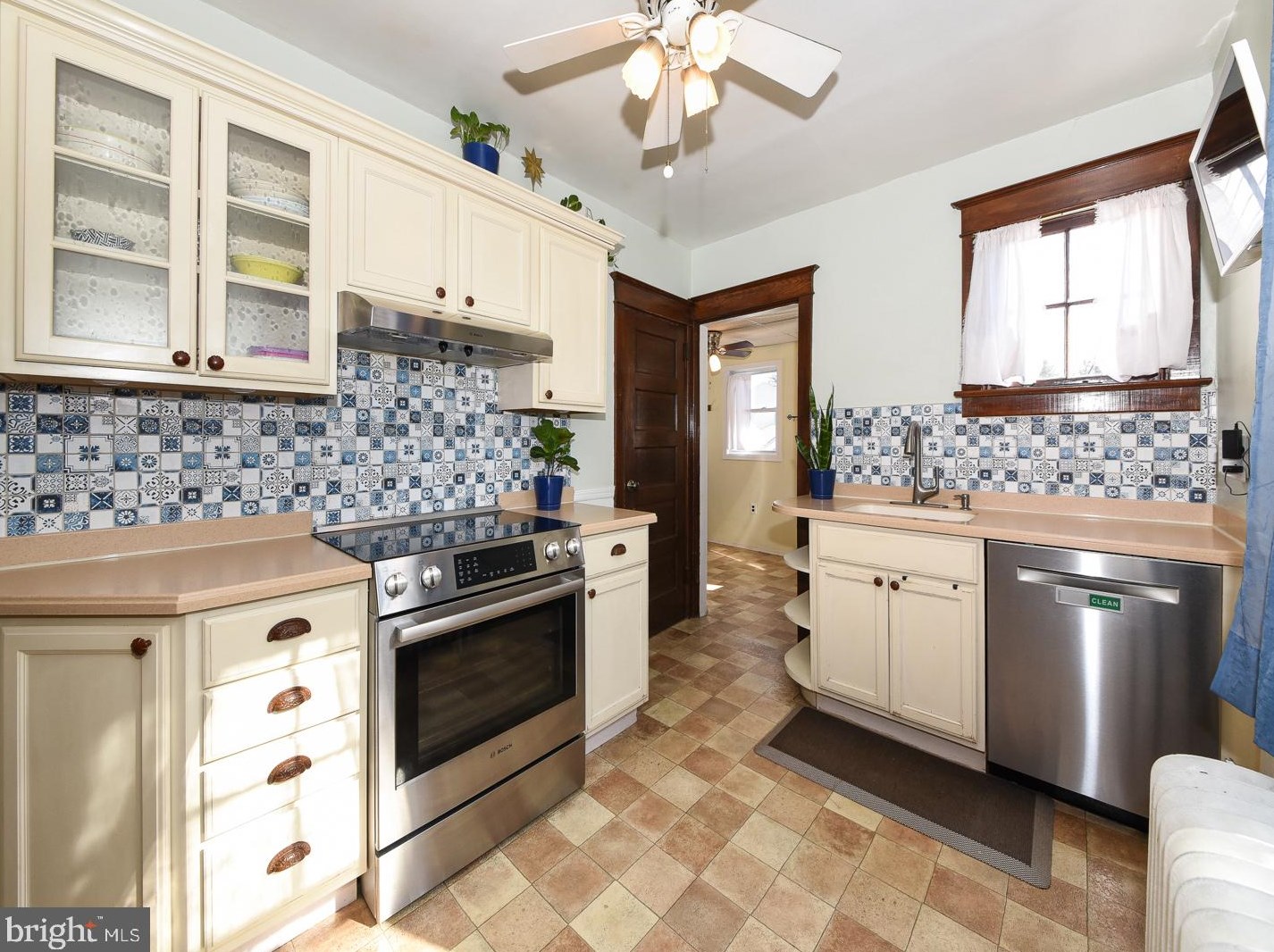 667 Harrison Ave, Ardsley PA  19038-2505 exterior