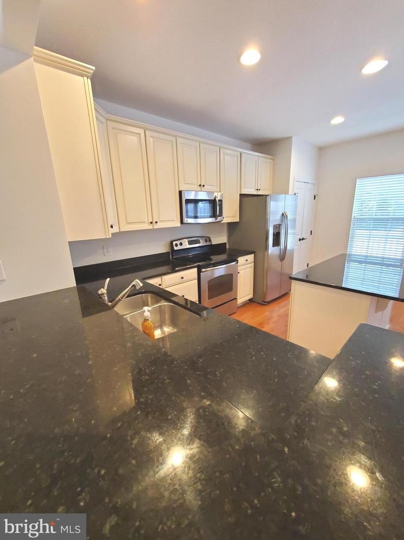 710 Susan Cir, North Wales PA  19454-1420 exterior