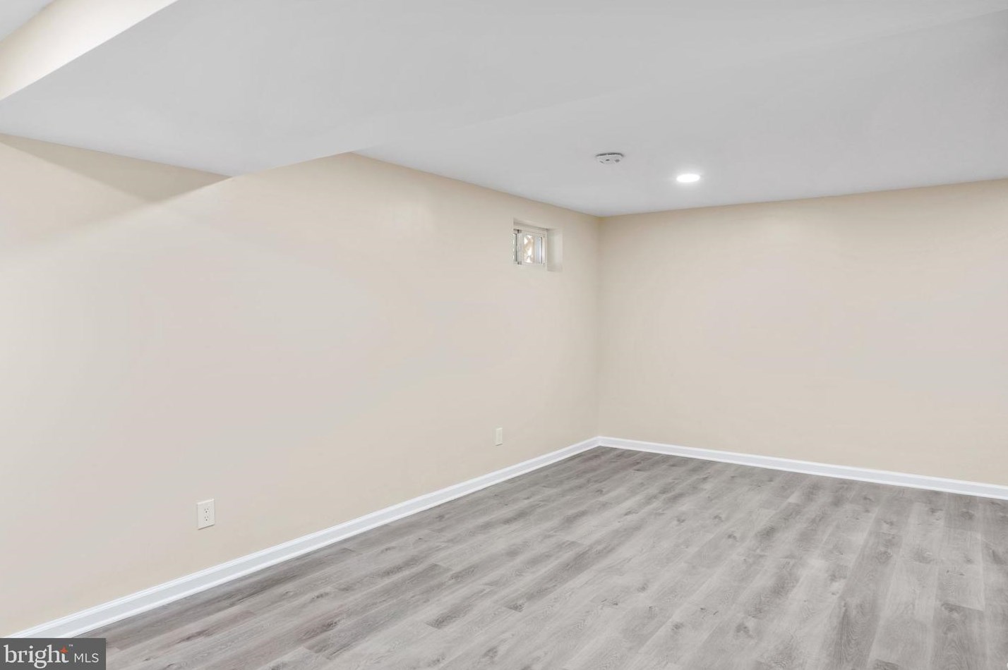 102 Rutledge Ct, North Wales PA  19454-1037 exterior