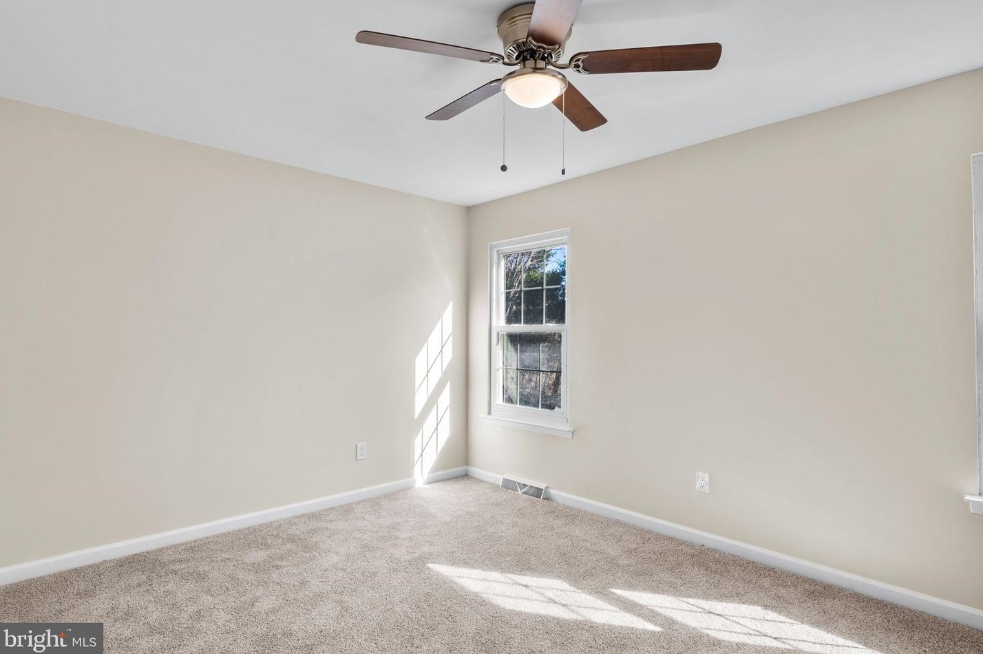 102 Rutledge Ct, North Wales PA  19454-1037 exterior