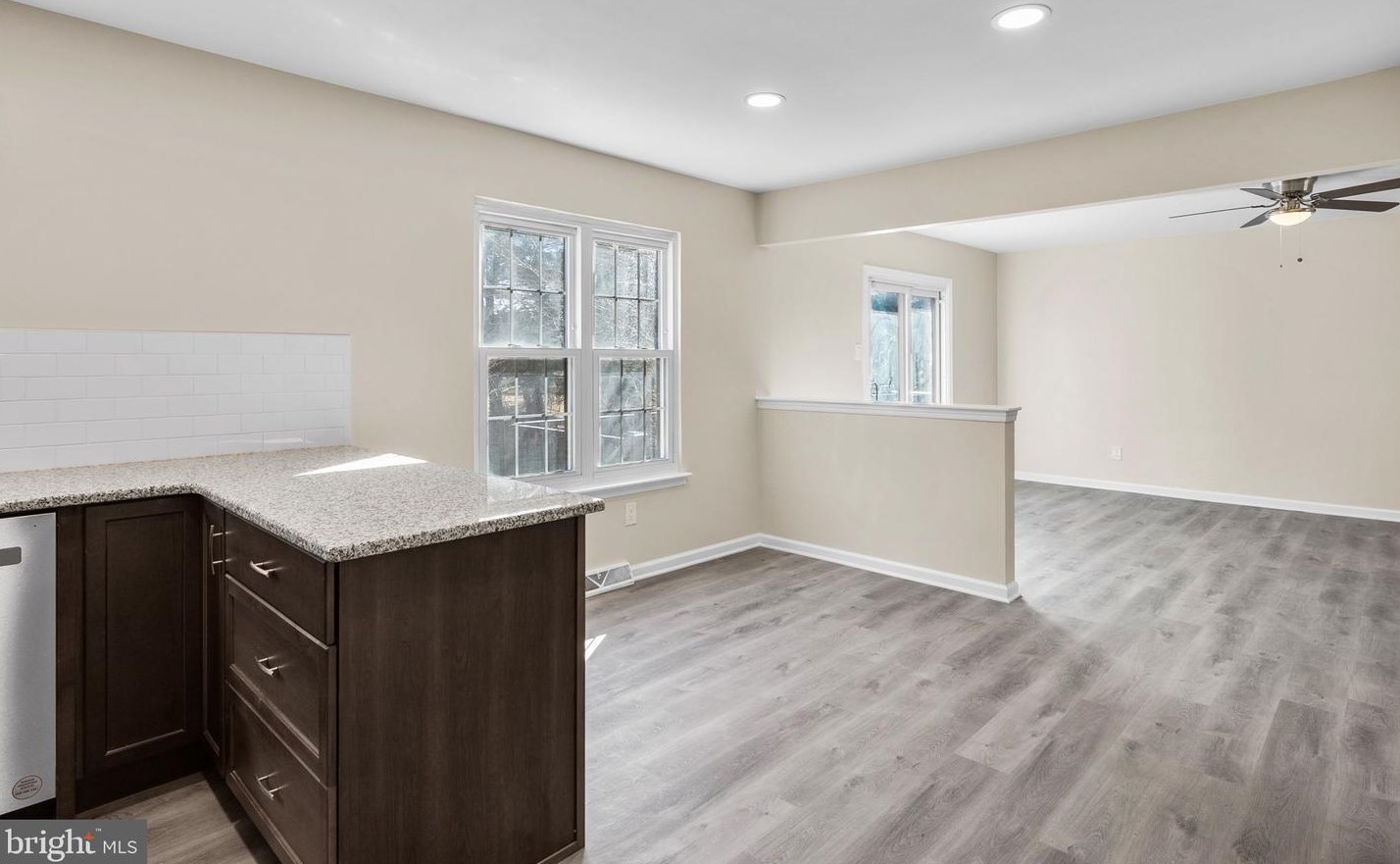 102 Rutledge Ct, North Wales PA  19454-1037 exterior