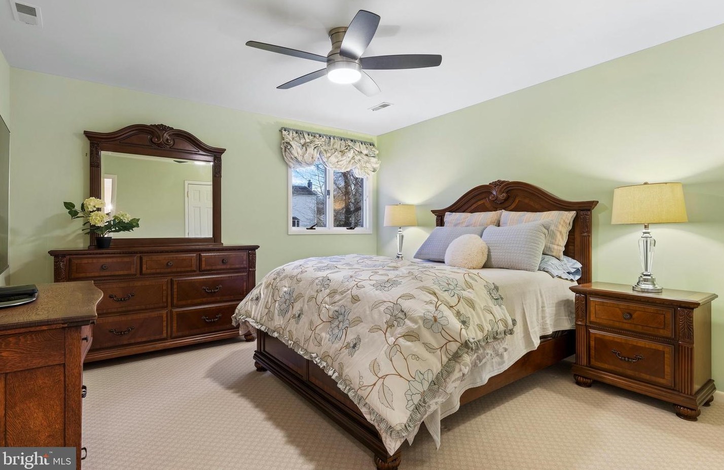 635 Bernstein Ln, North Wales PA  19454-2474 exterior