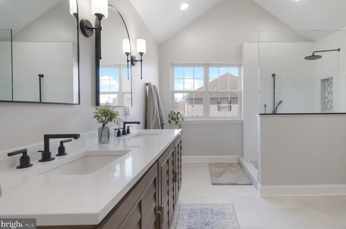 129 Raven Hollow Dr, North Wales PA  19454-4427 exterior