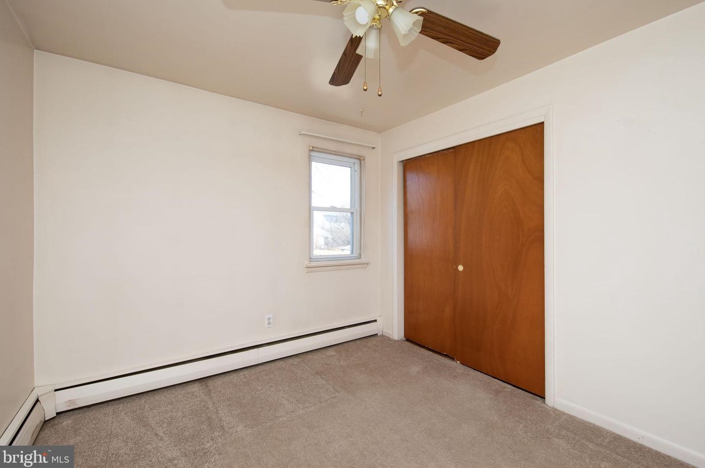 227 Plymouth Ave, Oreland PA  19075-1705 exterior