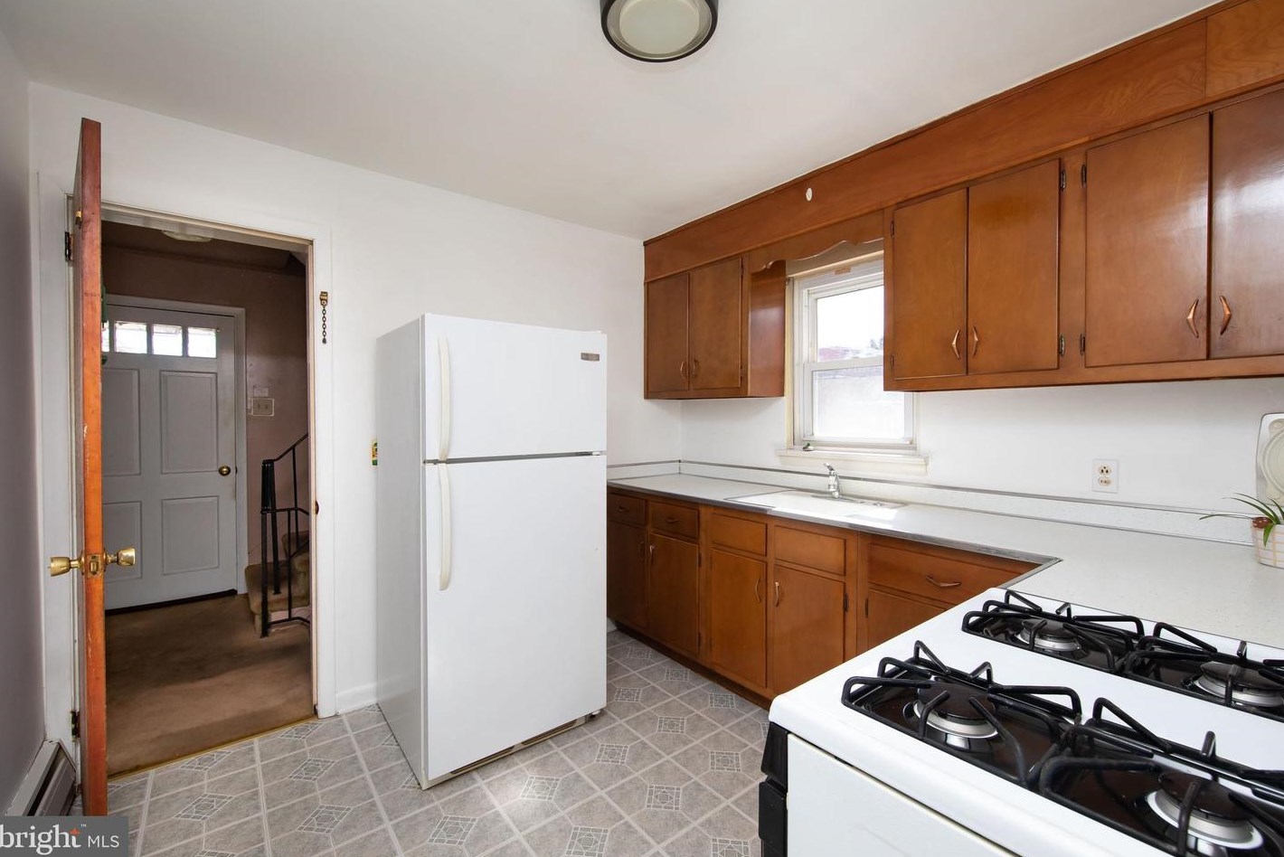 227 Plymouth Ave, Oreland PA  19075-1705 exterior