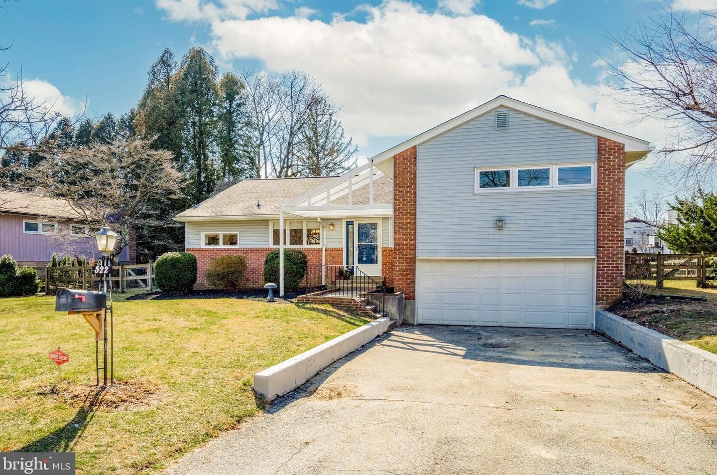 522 Wynnewood Ave, Penn Wynne PA  19096-1312 exterior