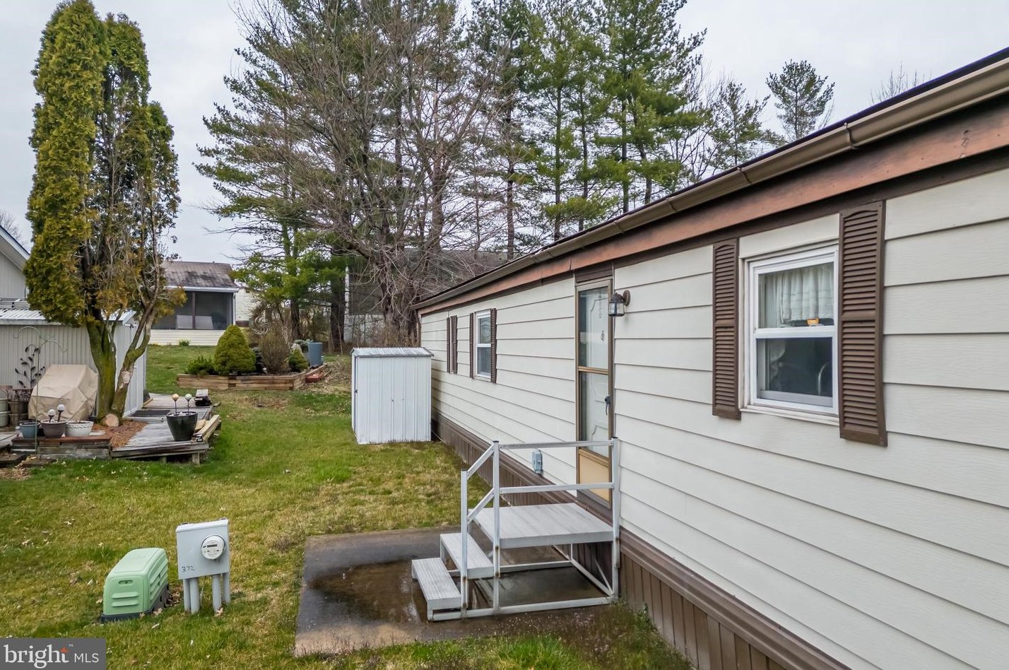 372 Woodstream Way, North Wales PA  19454-1141 exterior