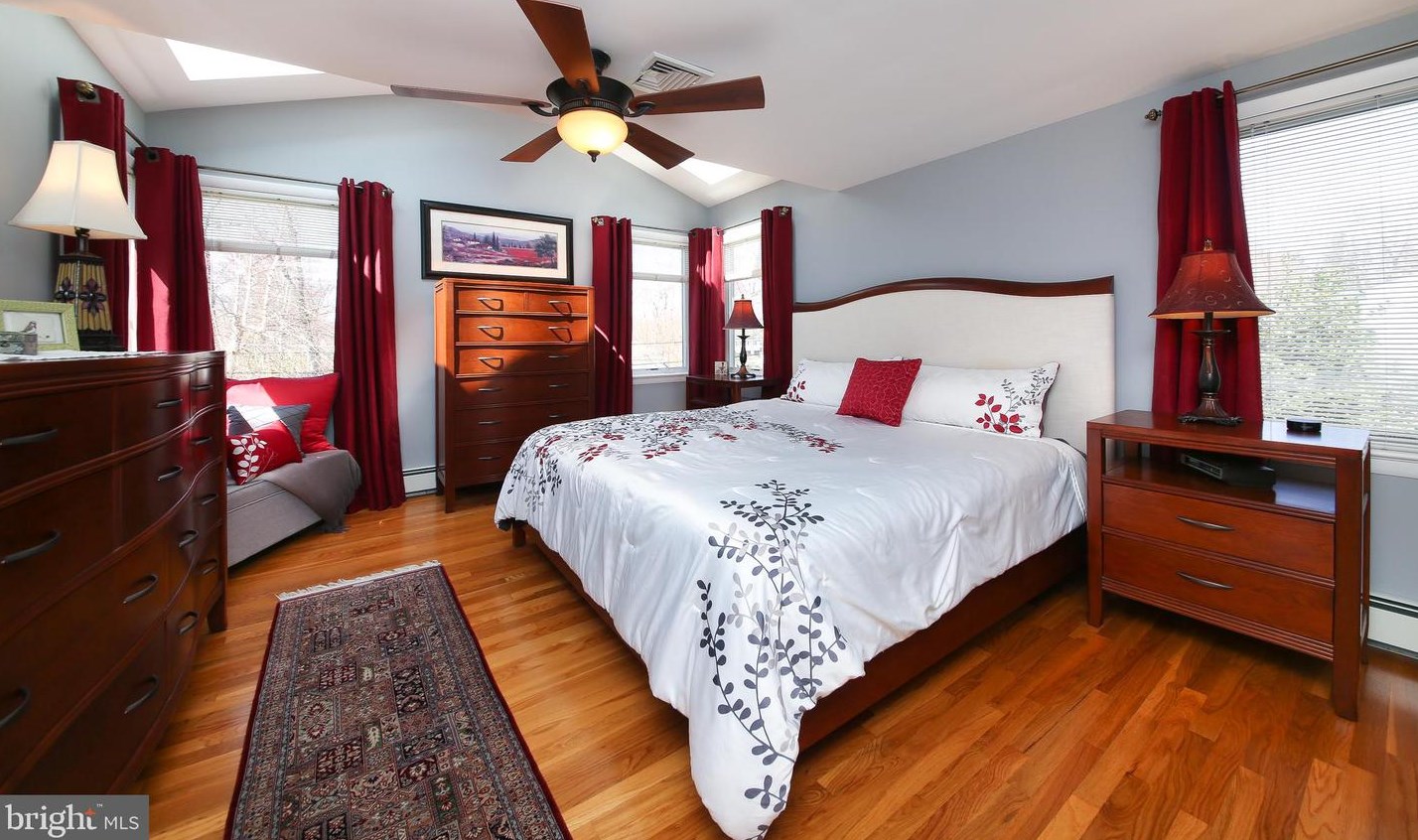 114 White Oak Rd, North Wales PA  19454-2450 exterior