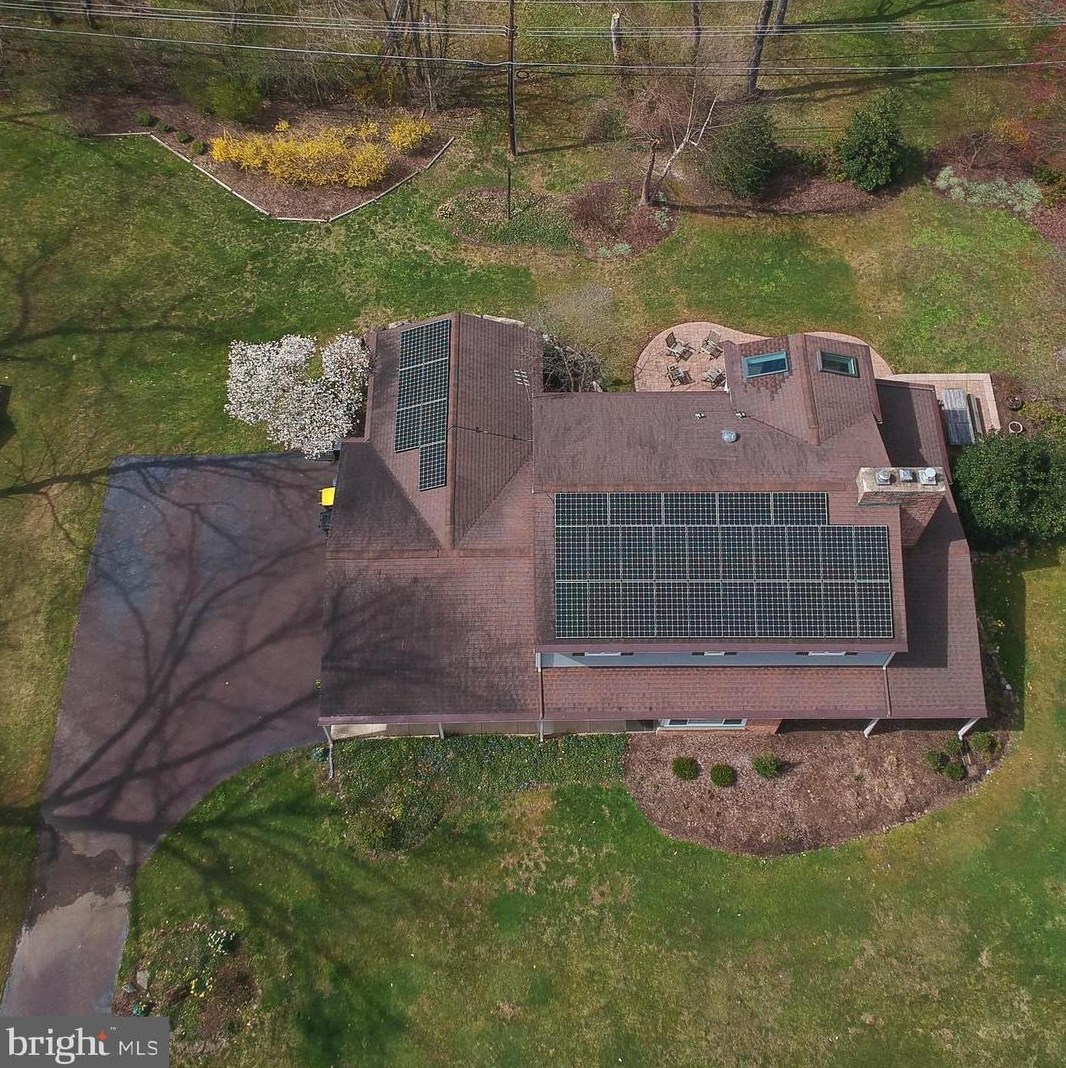 114 White Oak Rd, North Wales PA  19454-2450 exterior