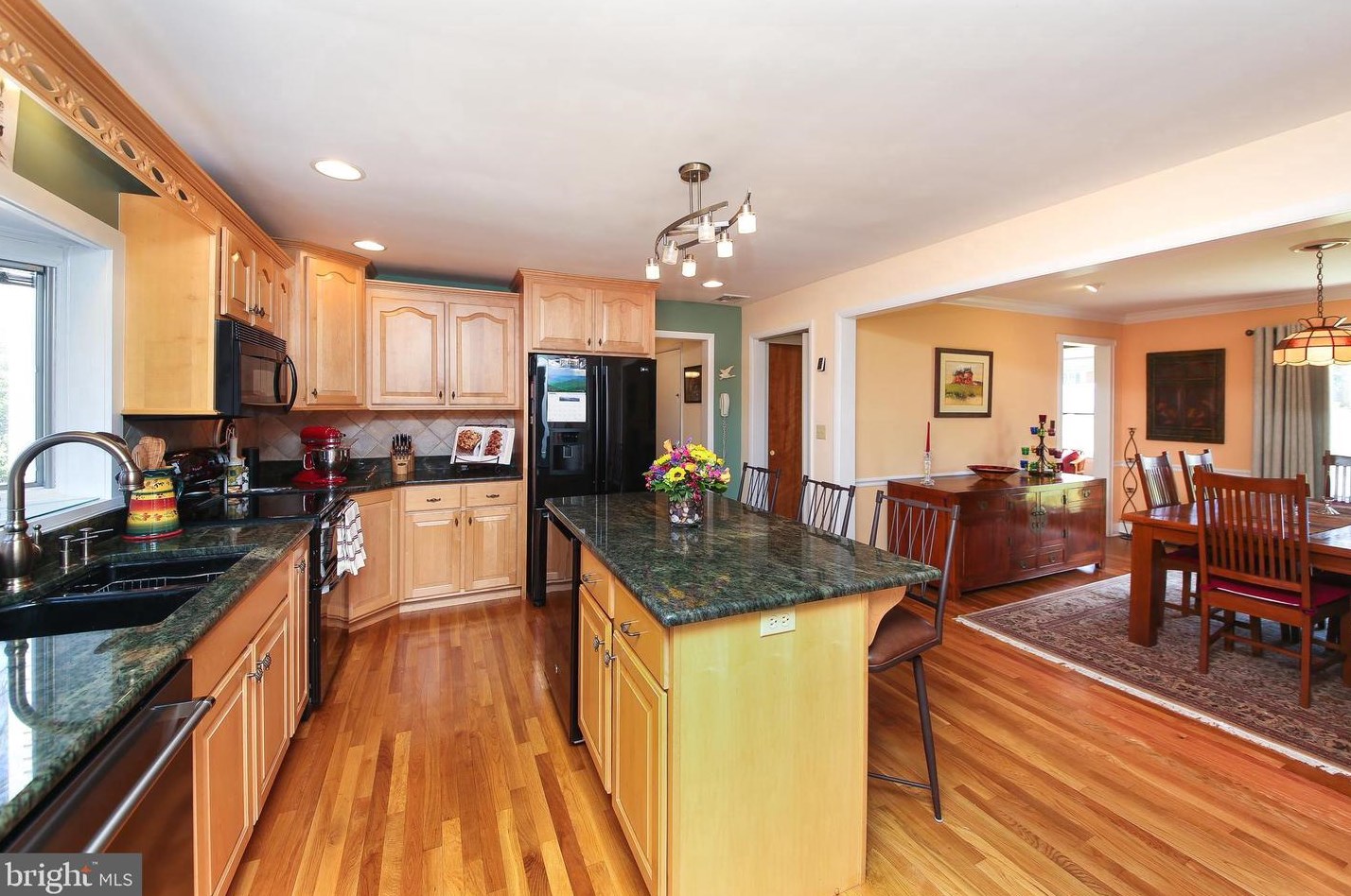 114 White Oak Rd, North Wales PA  19454-2450 exterior