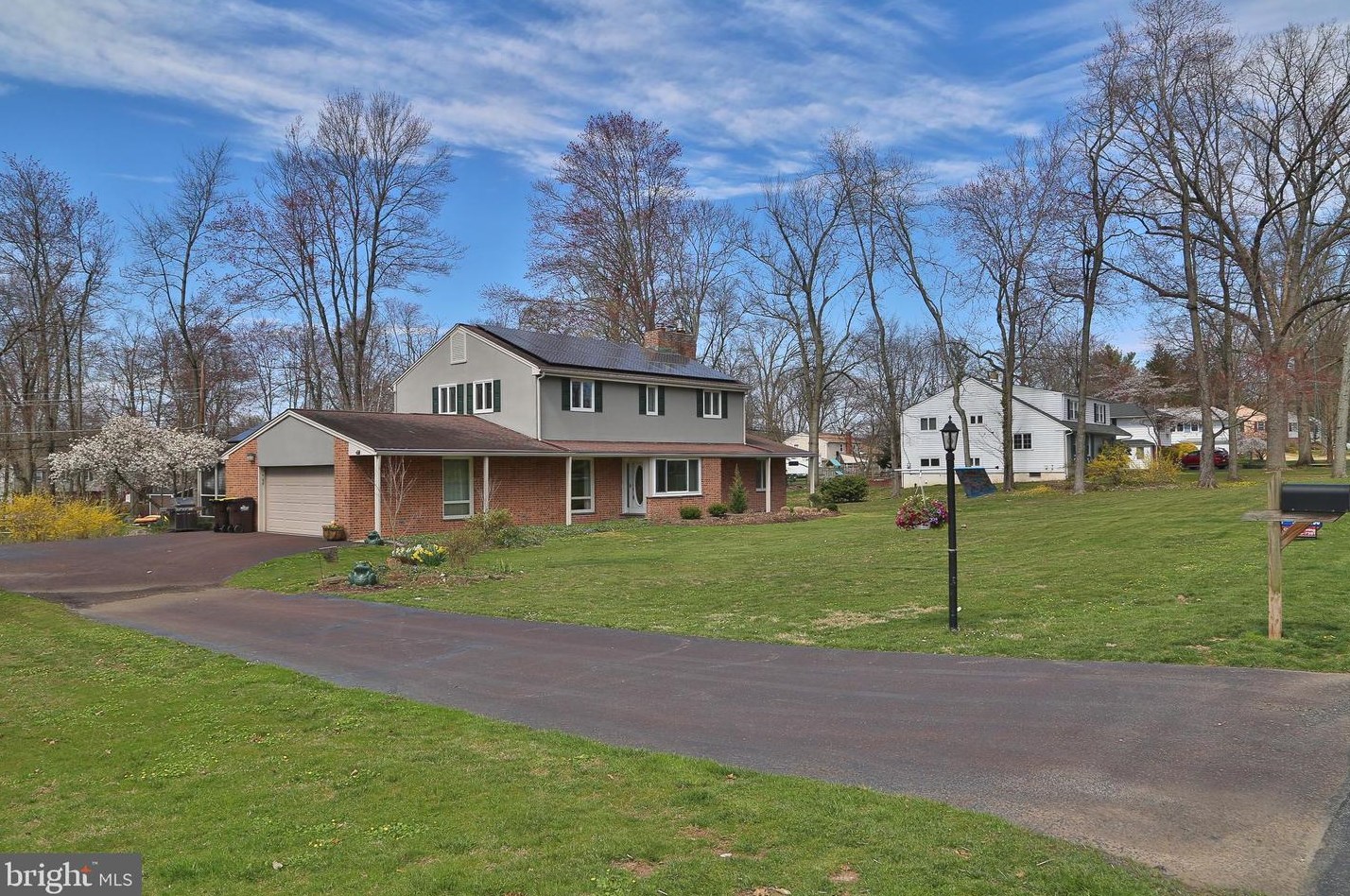 114 White Oak Rd, North Wales PA  19454-2450 exterior