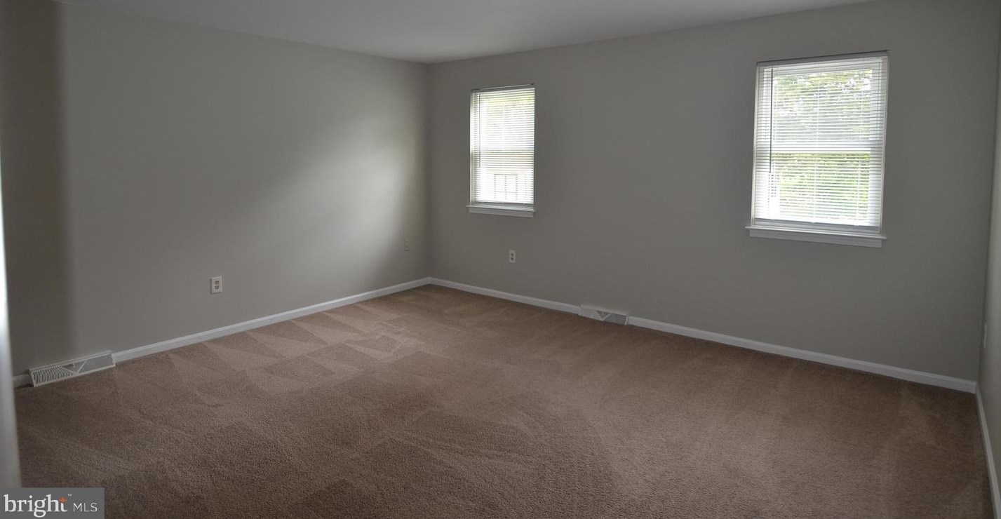 281 Jan Dr, Harleysville PA  19438-1918 exterior