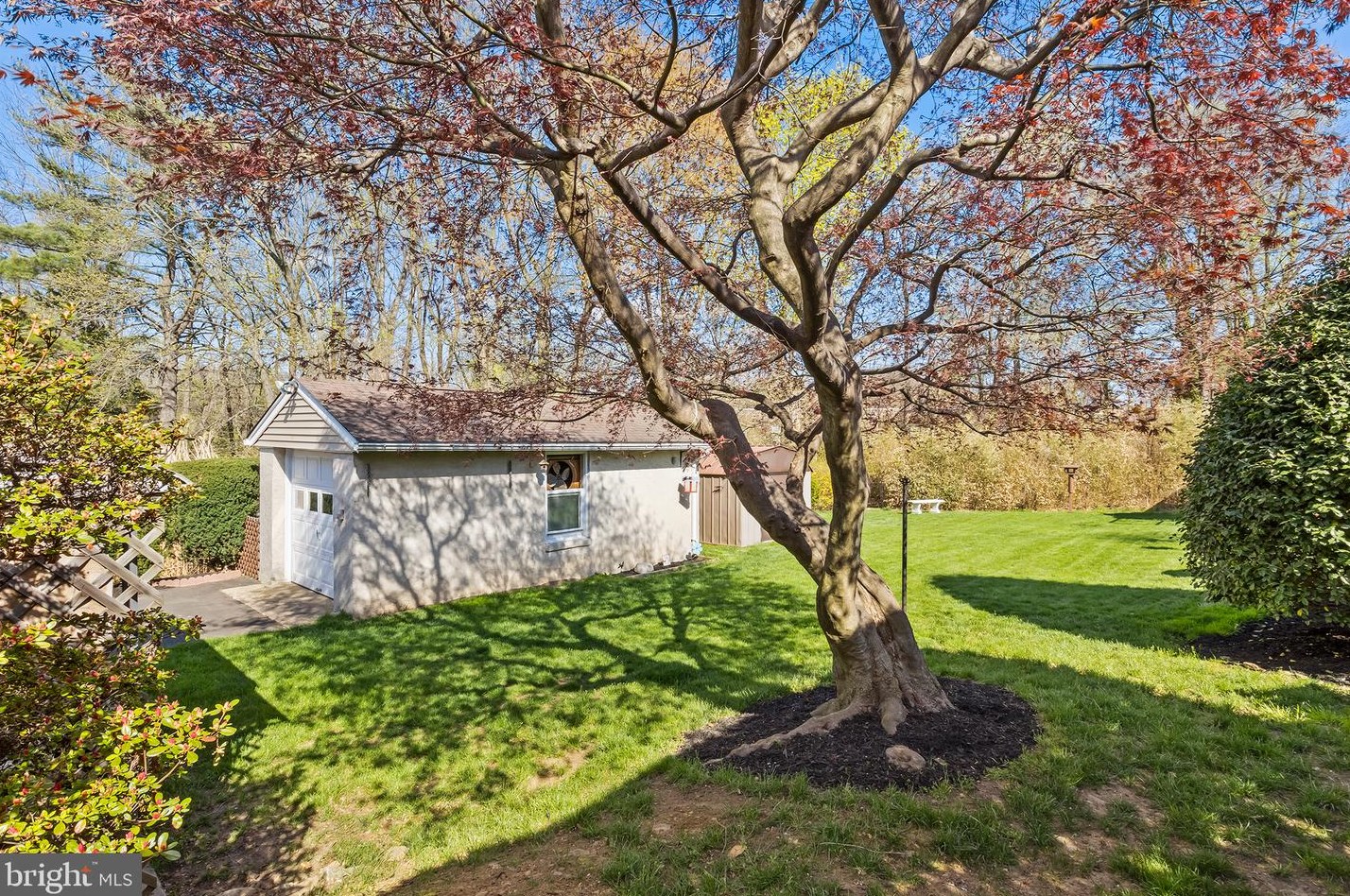 212 Blake Ave, Meadowbrook PA  19046-4211 exterior