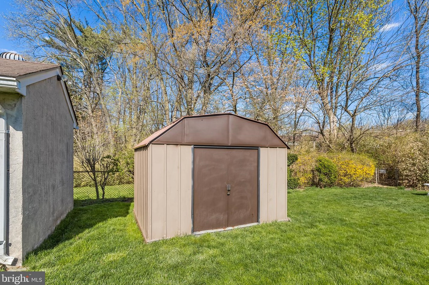 212 Blake Ave, Meadowbrook PA  19046-4211 exterior