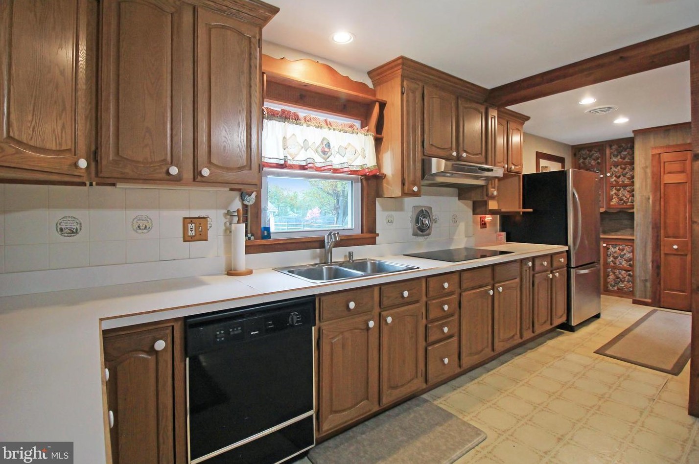 607 Wales Rd, North Wales PA  19454-1724 exterior