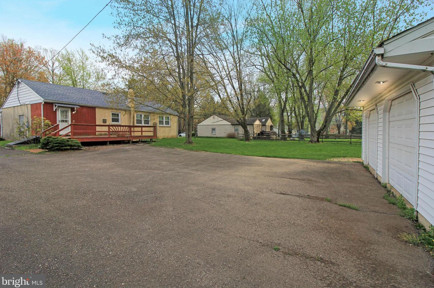 607 Wales Rd, North Wales PA  19454-1724 exterior