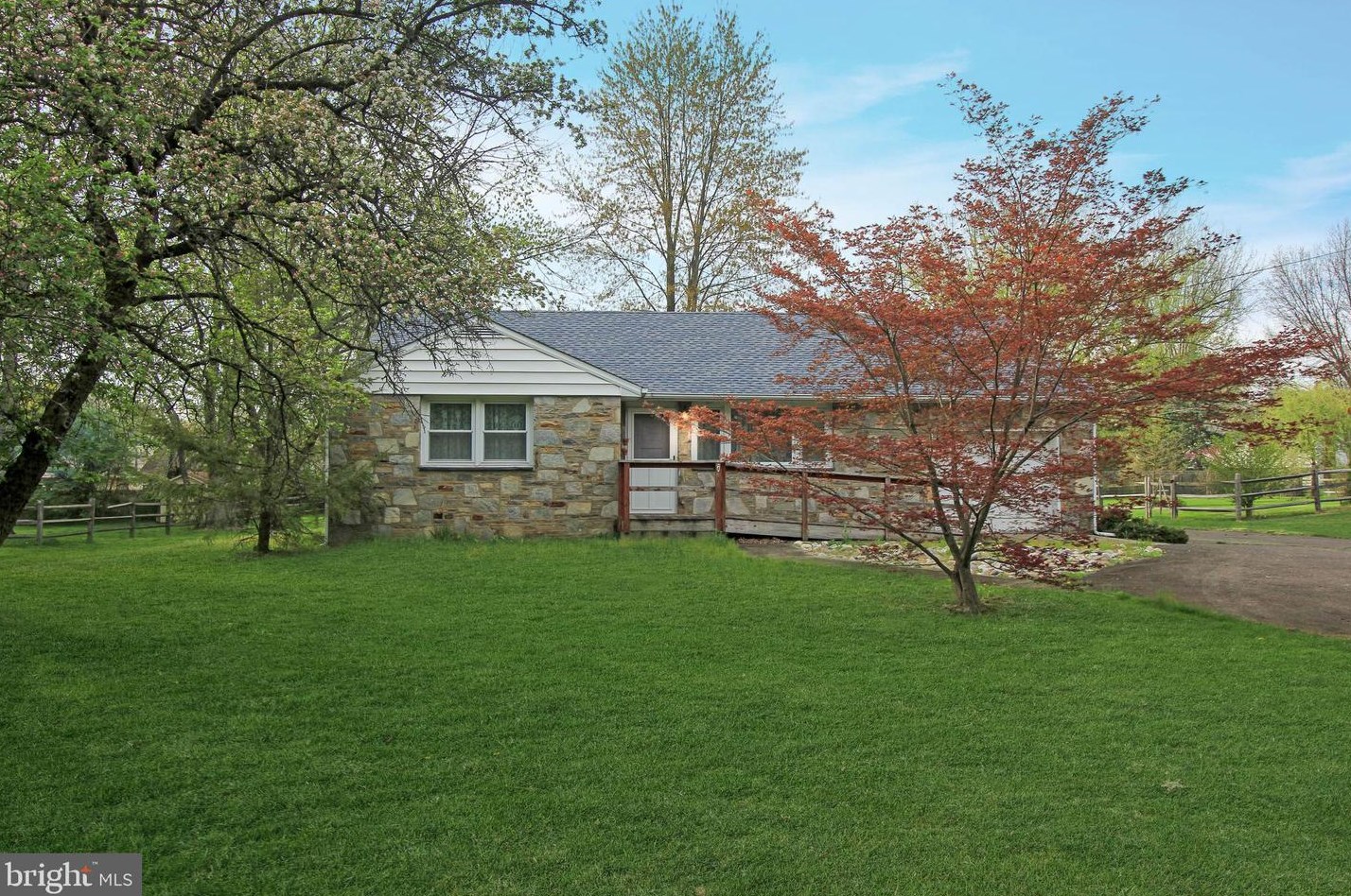 607 Wales Rd, North Wales PA  19454-1724 exterior